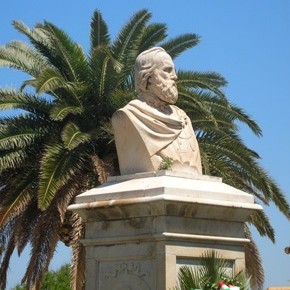 Busto di Giuseppe Garibaldi a Porta Nuova